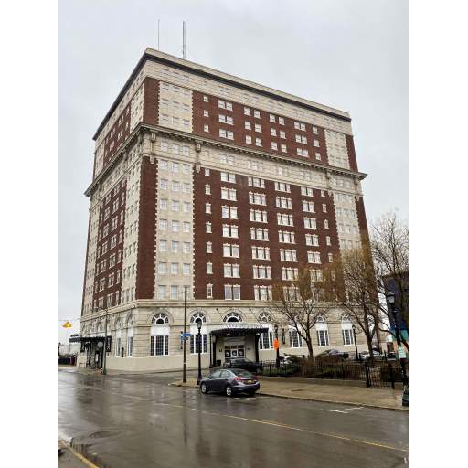 Hotel Utica today, Front View